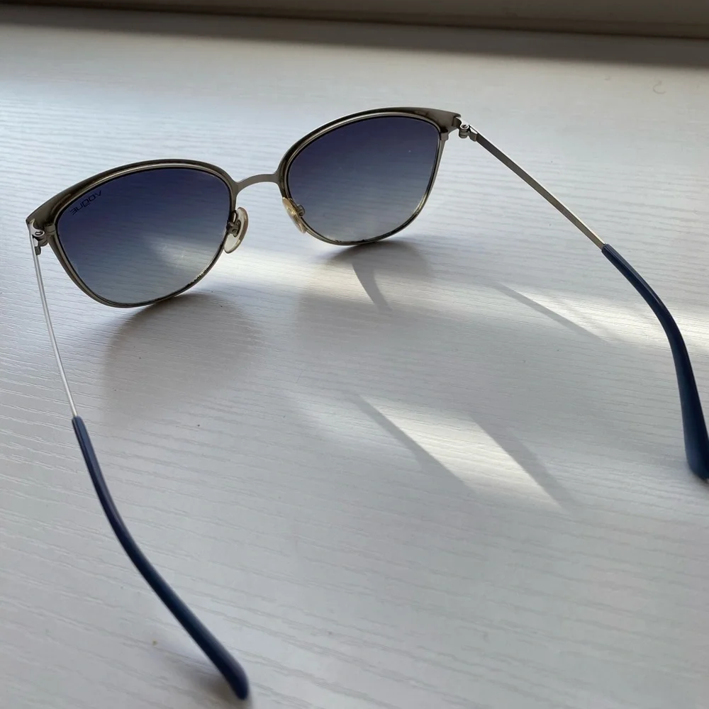 Vogue Sunglasses with Gradient Blue Lenses Metal Frames Sunglasses Sunnies